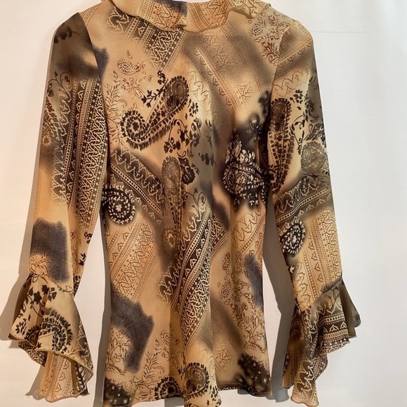 Ricki’s - Ladies blouse with a ruffles lace up neckline. Size. M - Picture 2 of 9